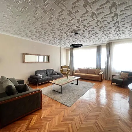 Two Flats With 6br, 4ba İstanbul