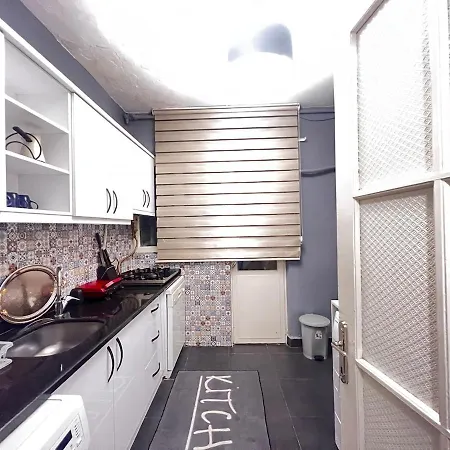 Two Flats With 6br, 4ba شقة