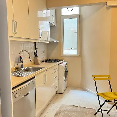 Two Flats With 6br, 4ba شقة *