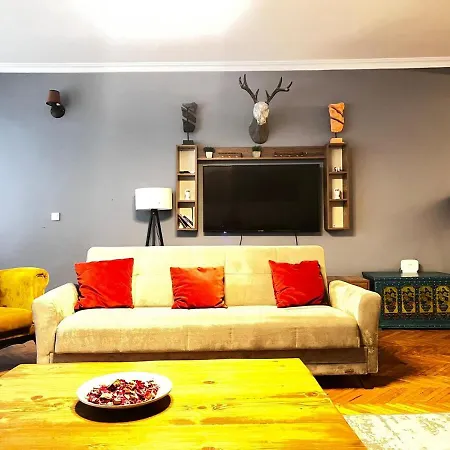 Two Flats With 6br, 4ba * اسطنبول