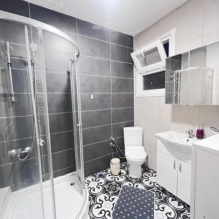 Apartment Two Flats With 6br, 4ba Istanbul