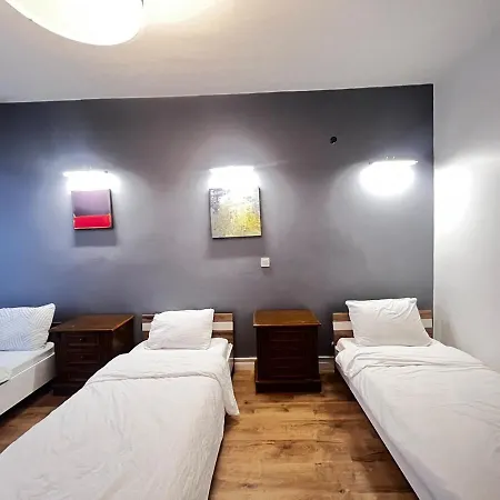 Two Flats With 6br, 4ba איסטמבול