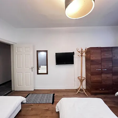 דירה Two Flats With 6br, 4ba איסטמבול